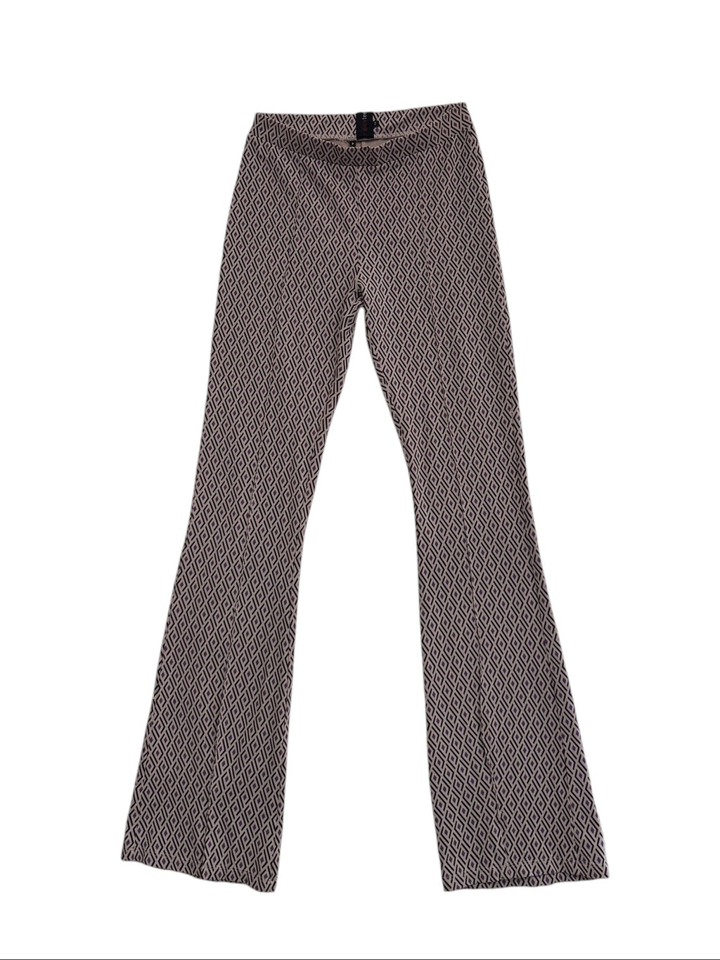 Pantaloni evazati