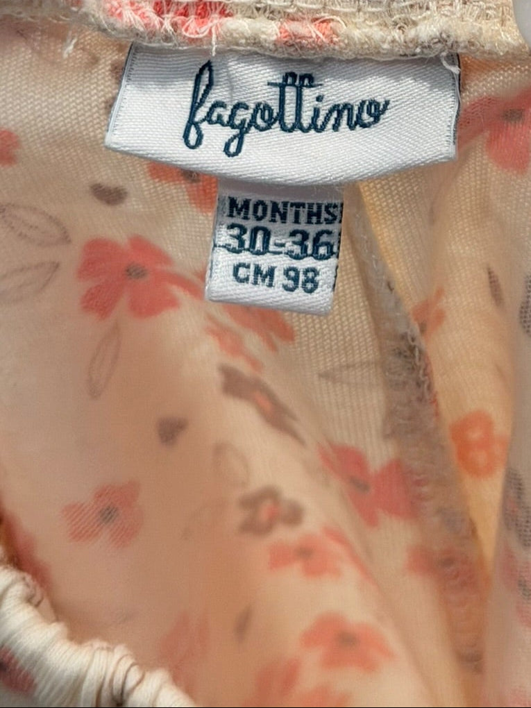Pantaloni scurți