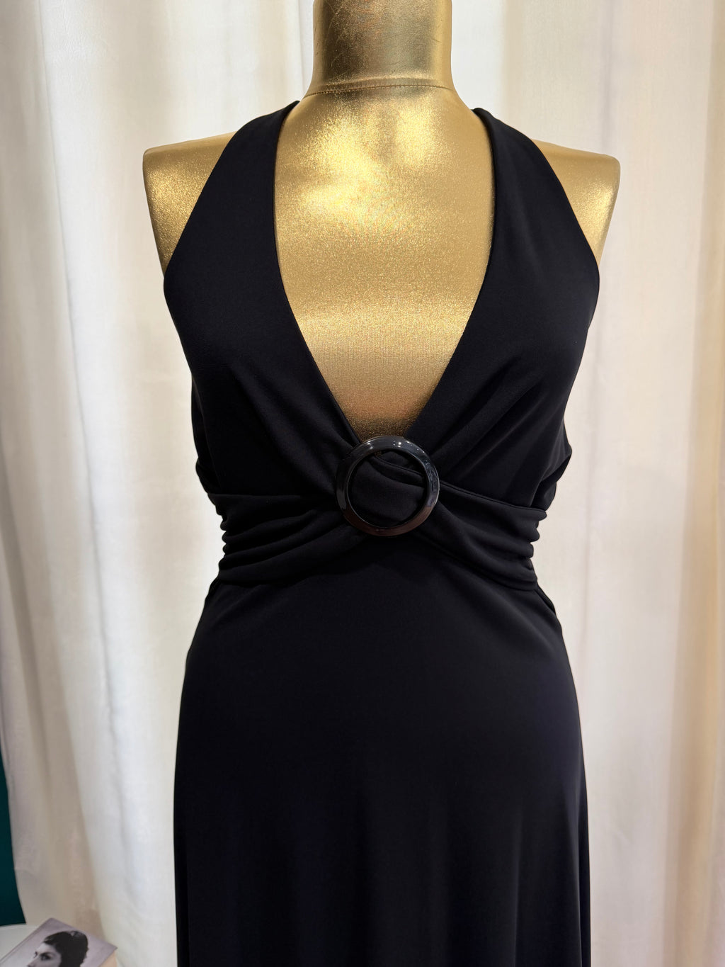 Rochie elegantă neagră, model halter