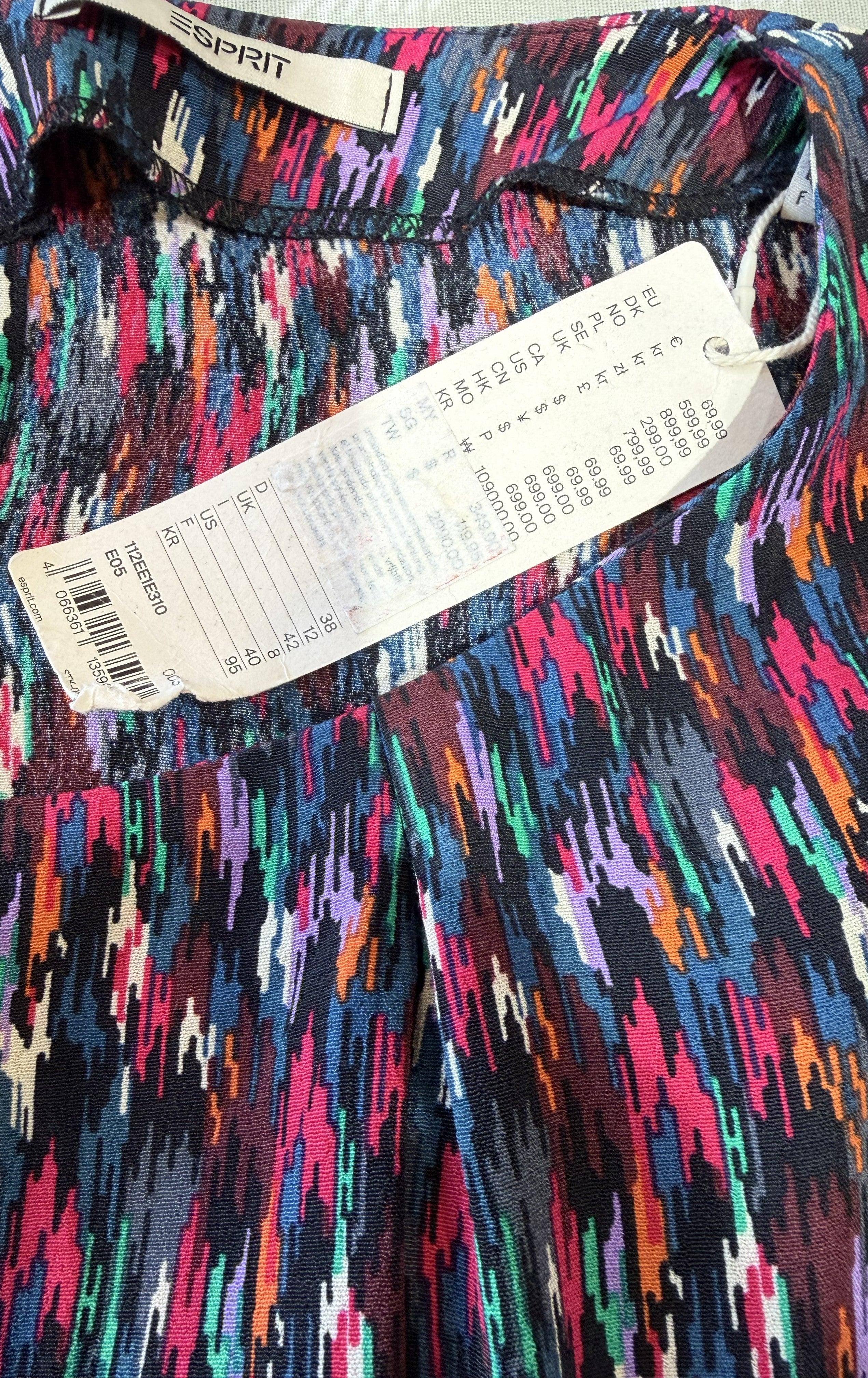 Rochie Esprit multicoloră – lejeră, din vâscoză 100%